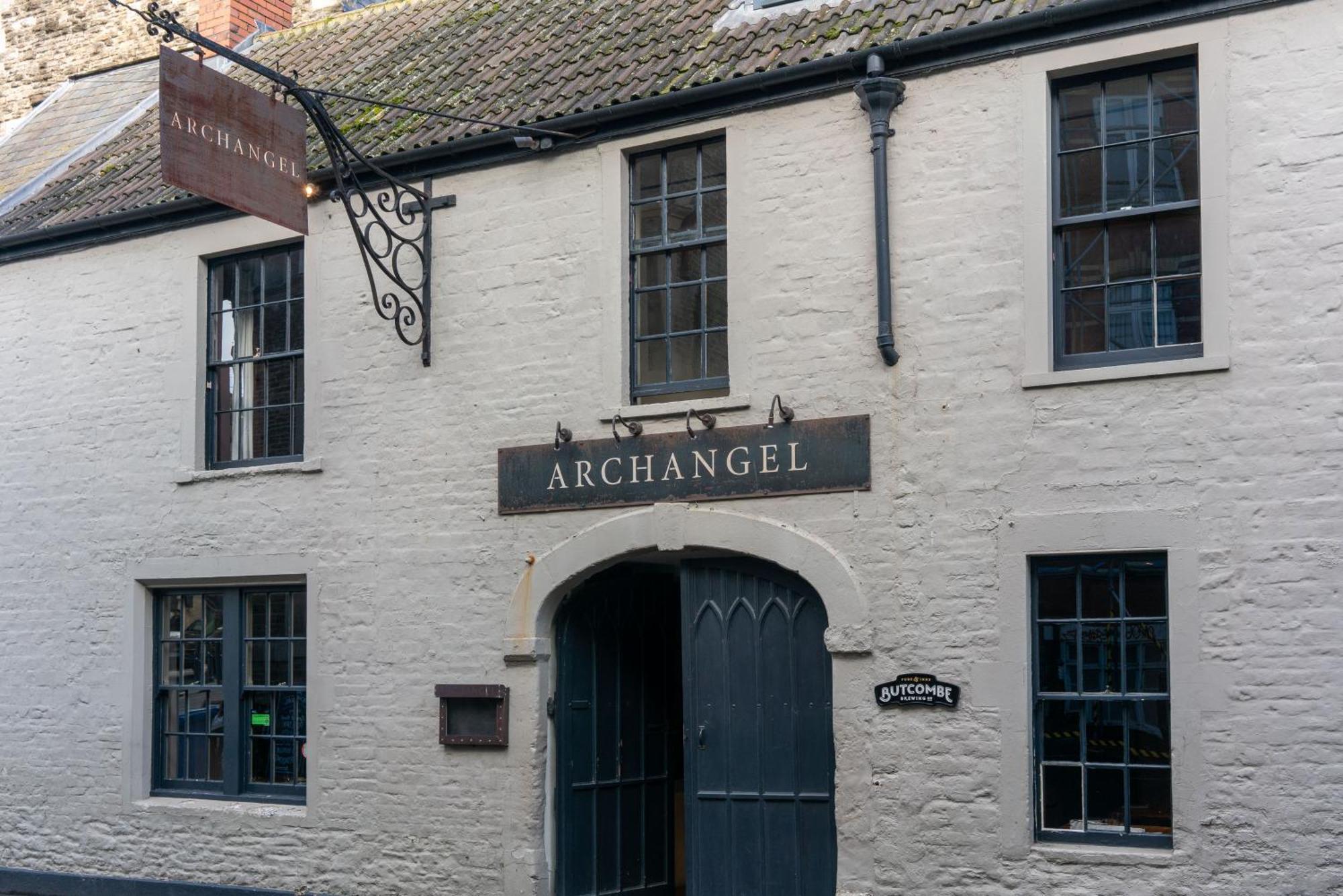 פרום The Archangel,Restaurant & Bar With Rooms מראה חיצוני תמונה