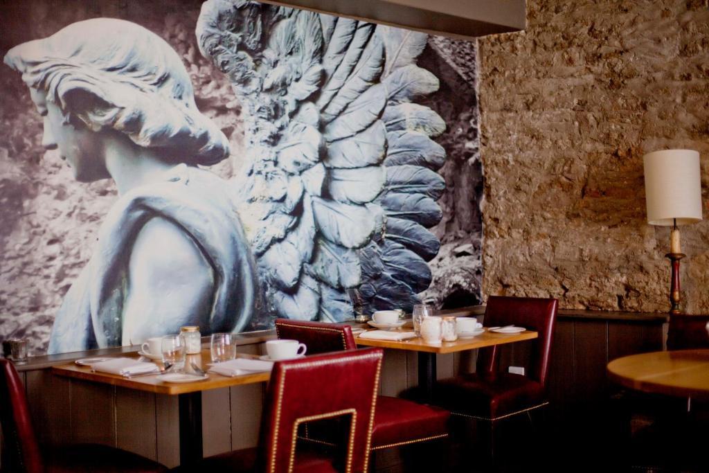 פרום The Archangel,Restaurant & Bar With Rooms מראה חיצוני תמונה